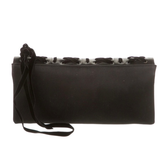 Pre-loved Yves Saint Laurent satin clutch in black - Picture 2 of 4